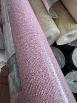 Alternative view of Roze effen behang 106 cm breed vlies – AS Creation structuur